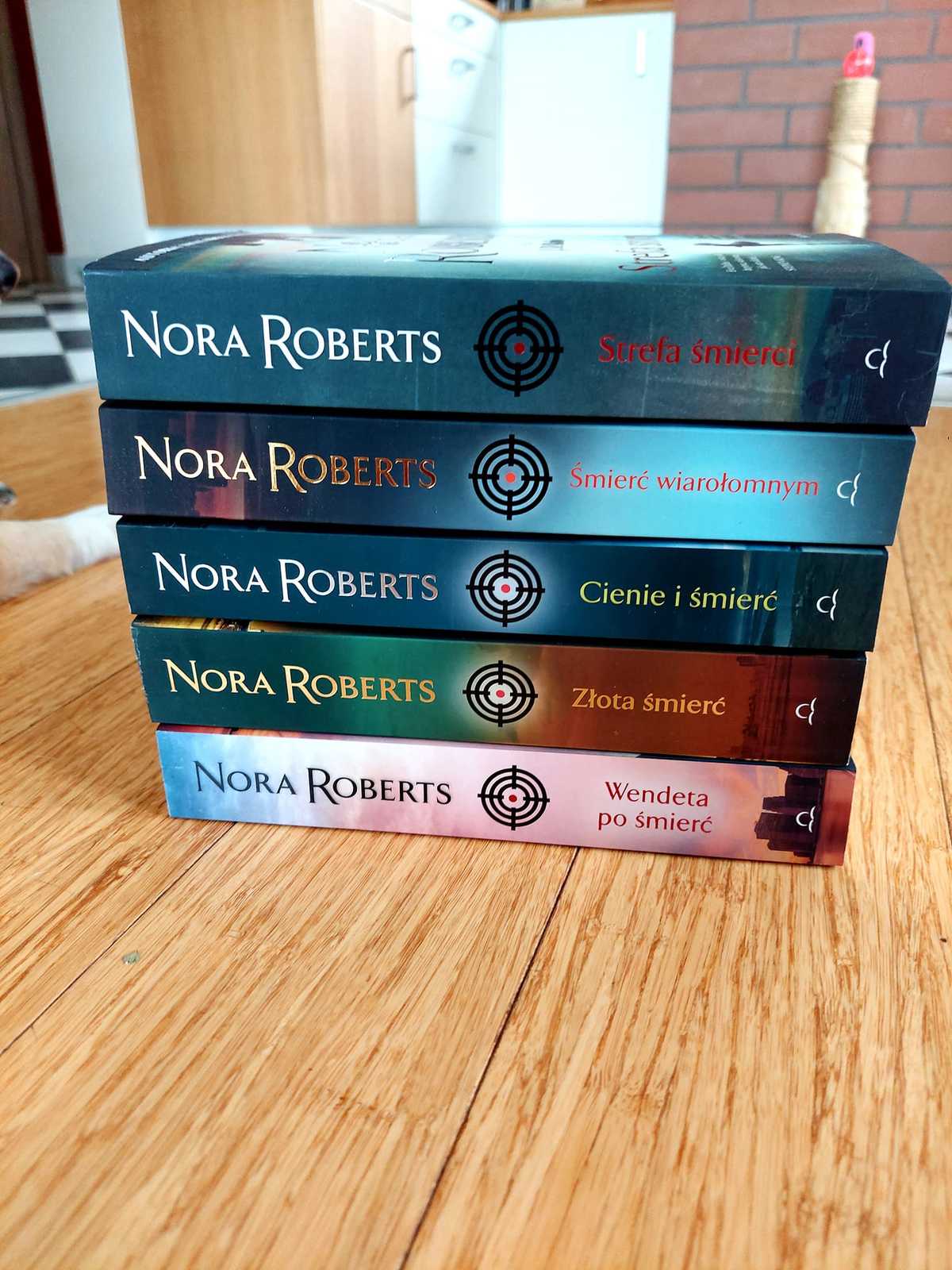 Cykl "Oblicza śmierci", Nora Roberts/J.D. Robb